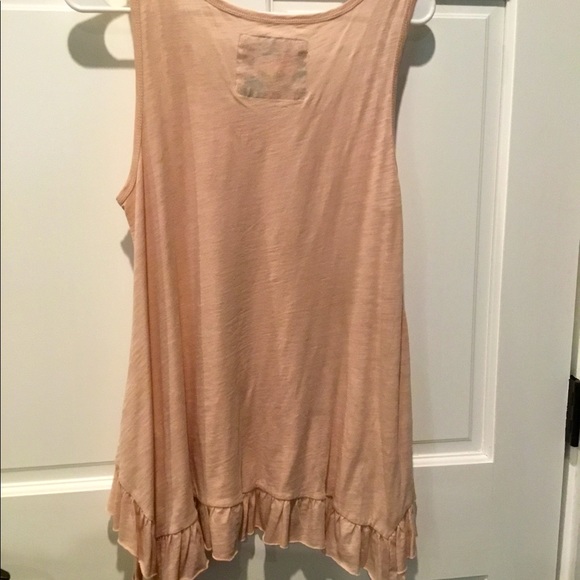 Long Ruffle Tank 🍑 - Picture 3 of 4